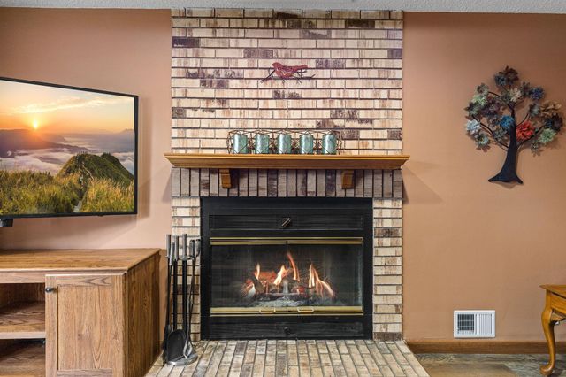 2201 84th Avenue N, Brooklyn Park, MN 55444