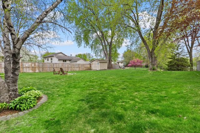 2201 84th Avenue N, Brooklyn Park, MN 55444