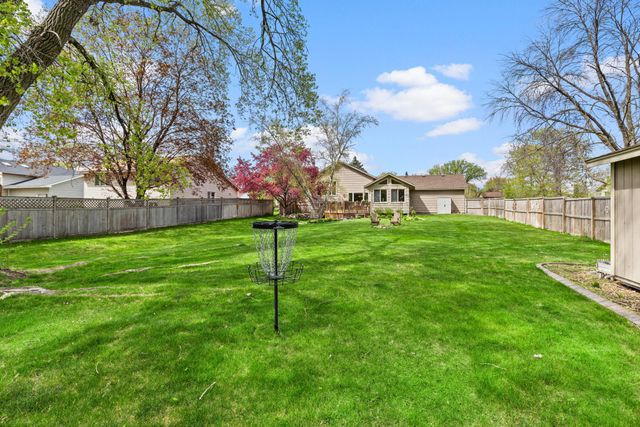 2201 84th Avenue N, Brooklyn Park, MN 55444
