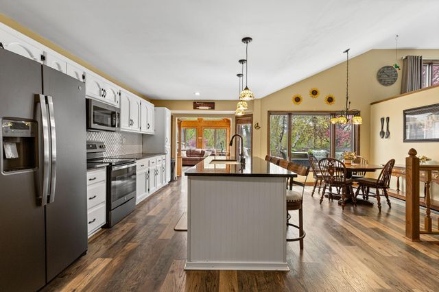 2201 84th Avenue N, Brooklyn Park, MN 55444