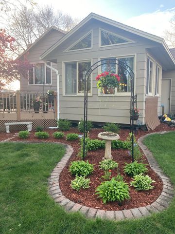2201 84th Avenue N, Brooklyn Park, MN 55444