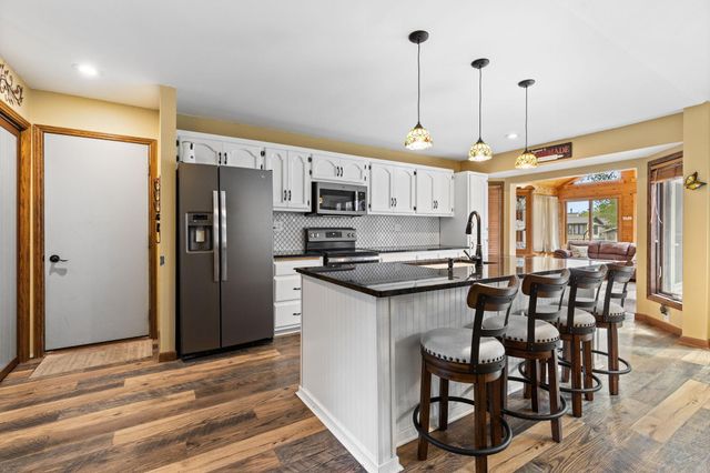2201 84th Avenue N, Brooklyn Park, MN 55444