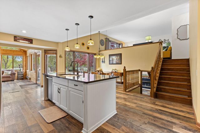 2201 84th Avenue N, Brooklyn Park, MN 55444