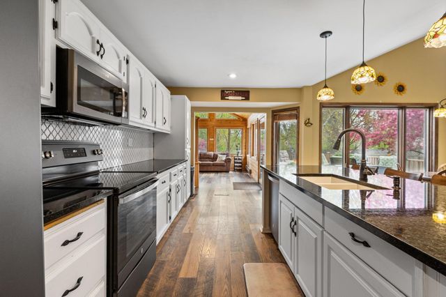 2201 84th Avenue N, Brooklyn Park, MN 55444
