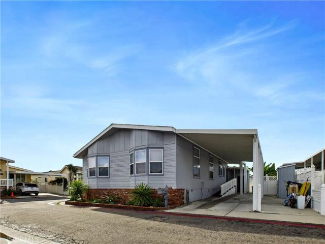 20701 Beach 140, Huntington Beach, CA 92648