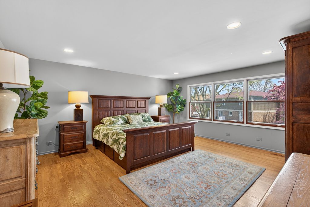 Image 22 of property listing at 2408 Arlingdale Drive, Palatine, IL 60067