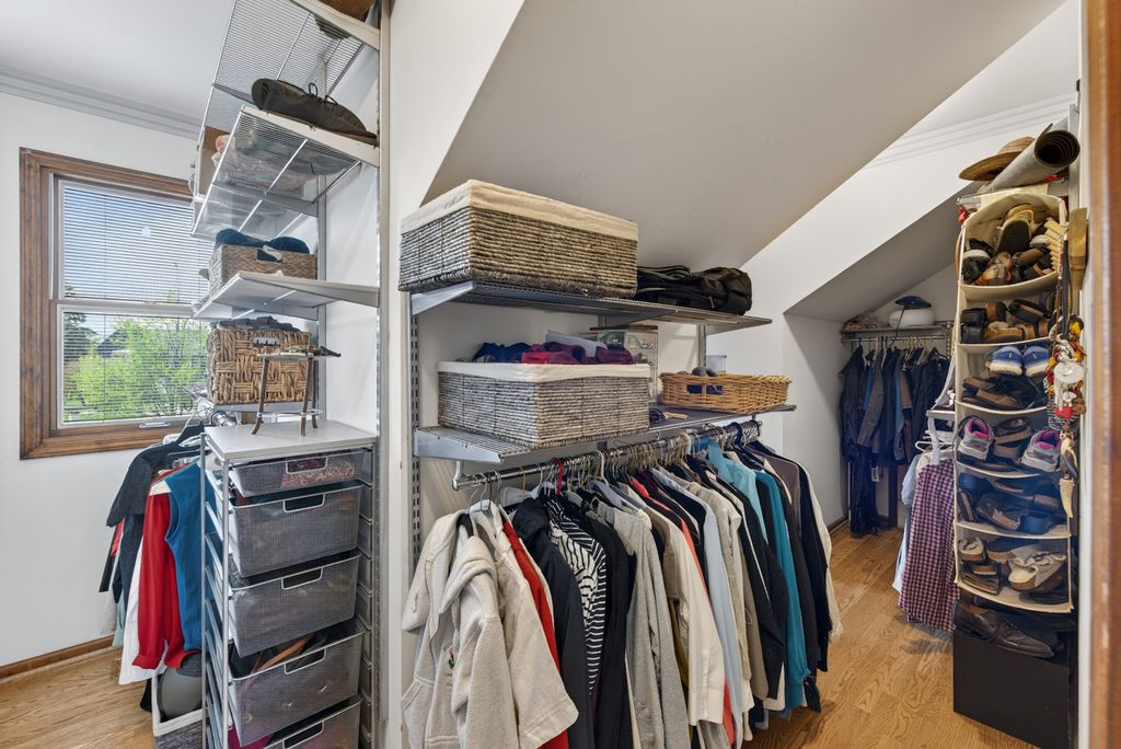 Image 26 of property listing at 2408 Arlingdale Drive, Palatine, IL 60067