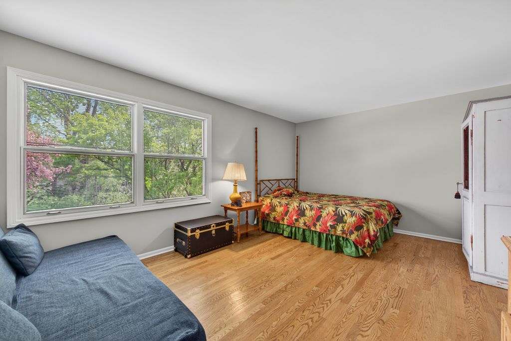 Image 27 of property listing at 2408 Arlingdale Drive, Palatine, IL 60067