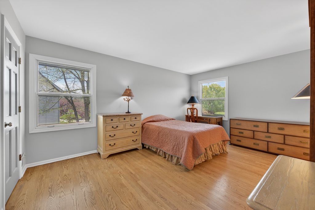 Image 28 of property listing at 2408 Arlingdale Drive, Palatine, IL 60067