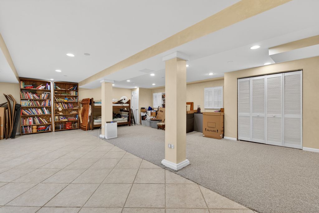 Image 31 of property listing at 2408 Arlingdale Drive, Palatine, IL 60067