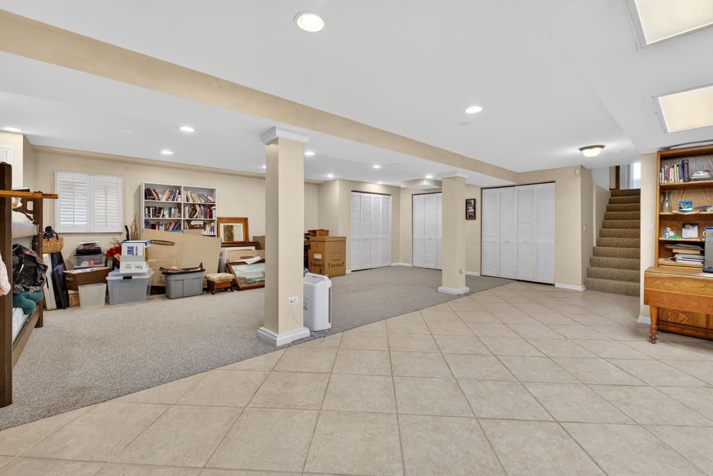 Image 32 of property listing at 2408 Arlingdale Drive, Palatine, IL 60067