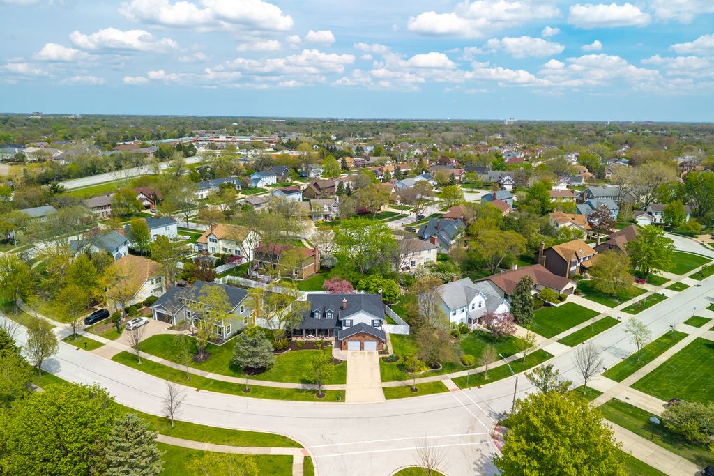 Image 38 of property listing at 2408 Arlingdale Drive, Palatine, IL 60067