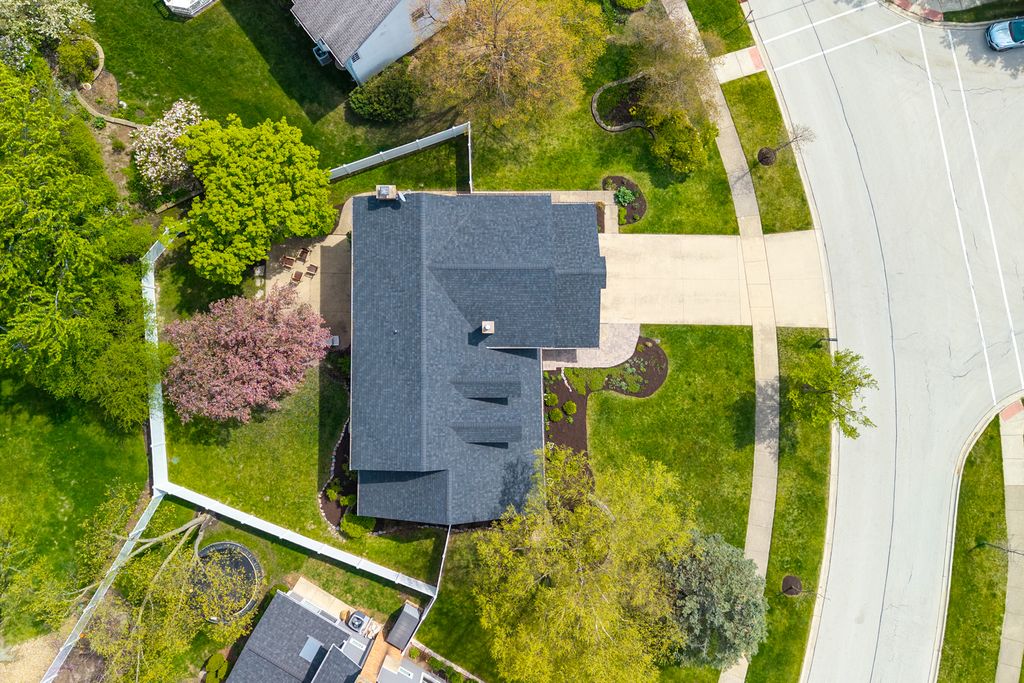 Image 41 of property listing at 2408 Arlingdale Drive, Palatine, IL 60067