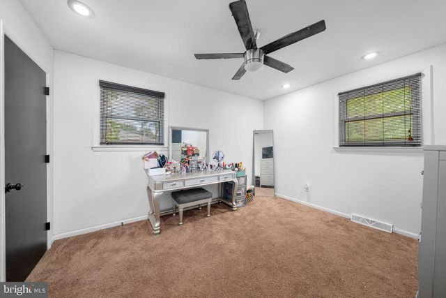 24 GUENEVER DR, New Castle, DE 19720