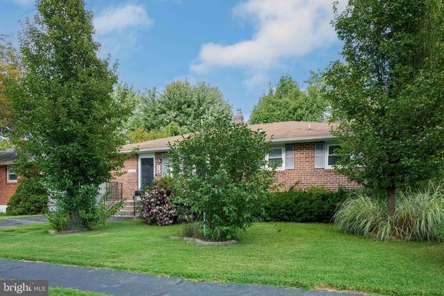 24 GUENEVER DR, New Castle, DE 19720