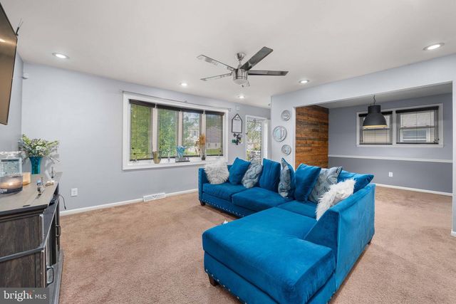 24 GUENEVER DR, New Castle, DE 19720