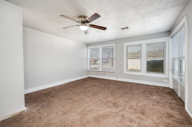 701 Lakey Street, Denton, TX 76205