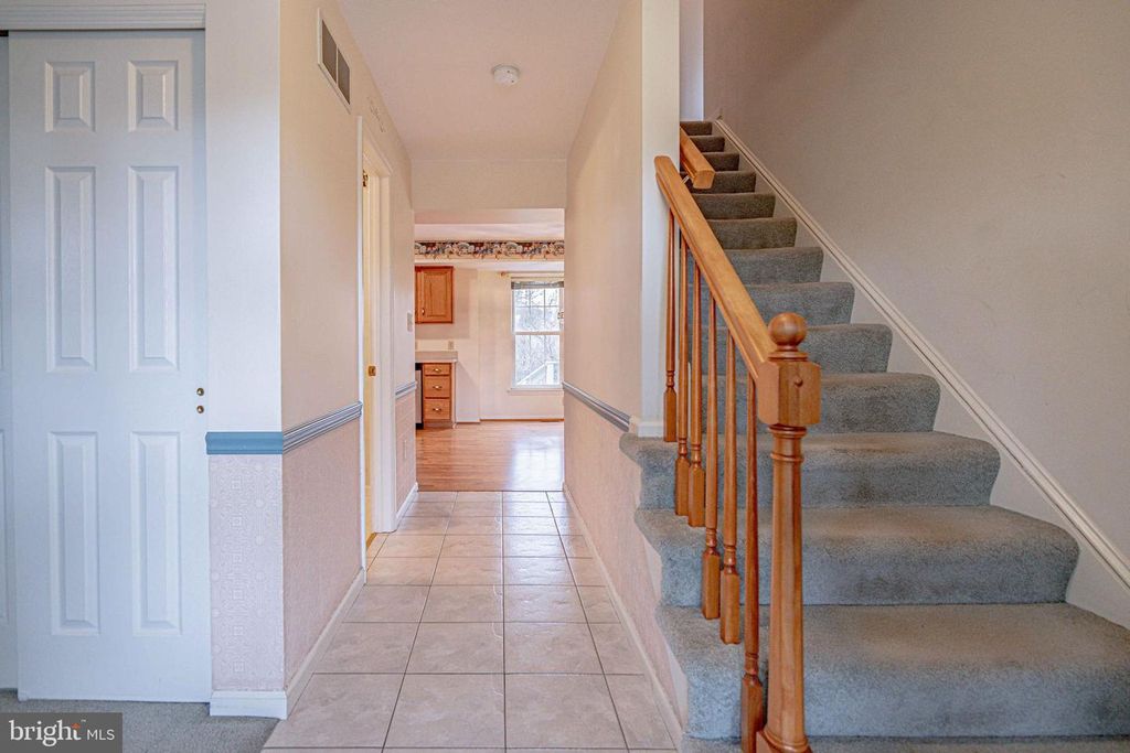 Image 10 of property listing at 40 ELK CT, Reading, PA 19606