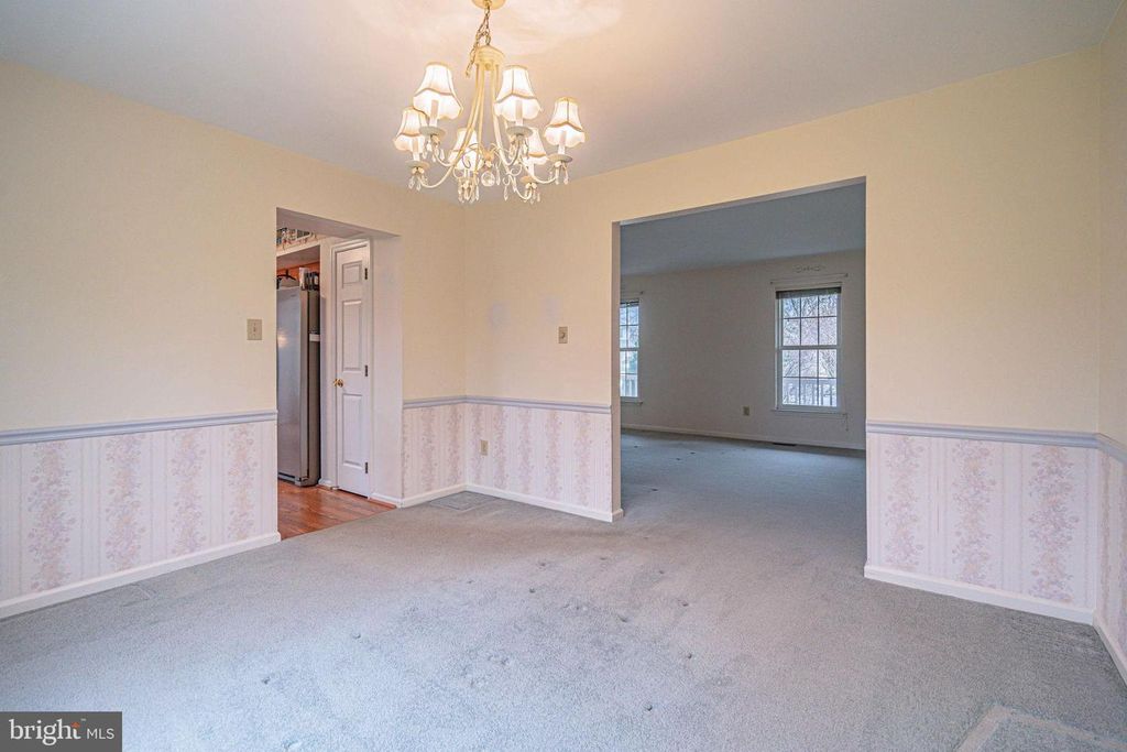 Image 14 of property listing at 40 ELK CT, Reading, PA 19606