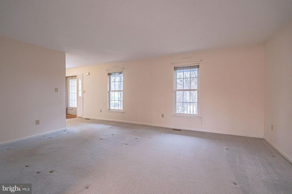 Image 17 of property listing at 40 ELK CT, Reading, PA 19606