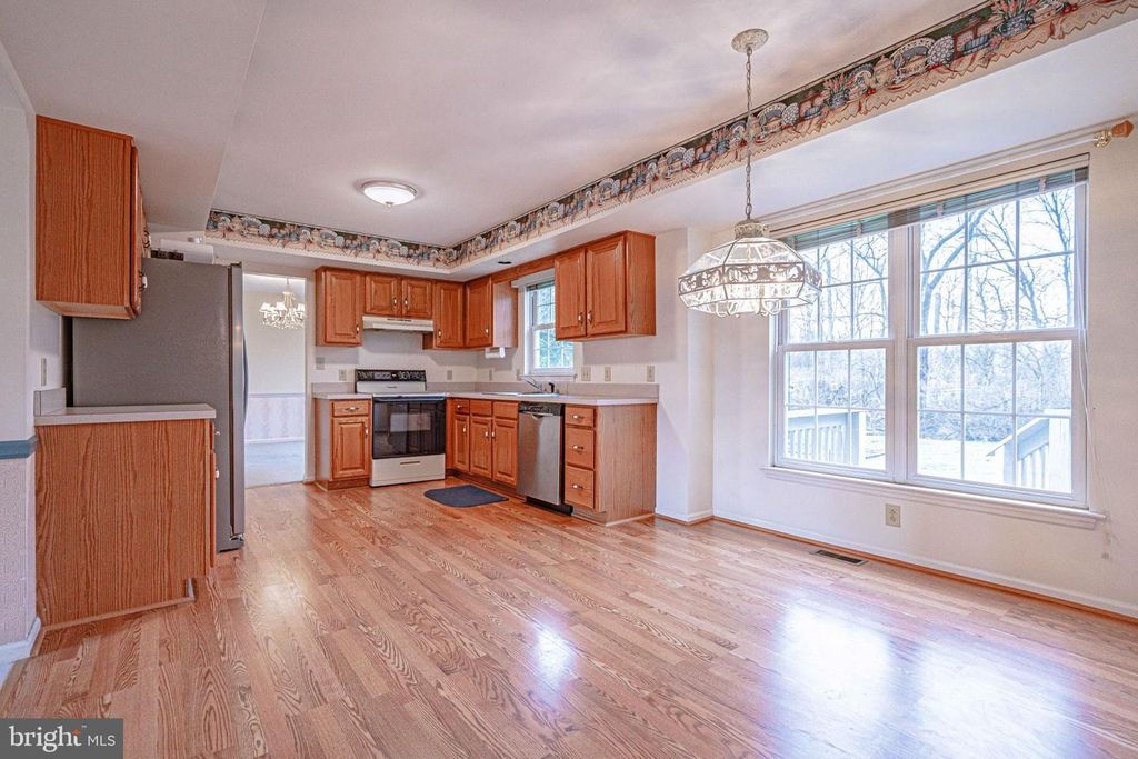 Image 19 of property listing at 40 ELK CT, Reading, PA 19606