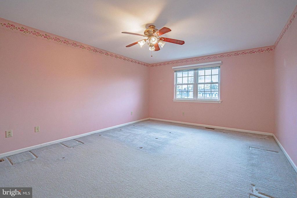 Image 26 of property listing at 40 ELK CT, Reading, PA 19606