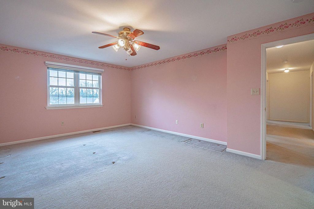 Image 28 of property listing at 40 ELK CT, Reading, PA 19606