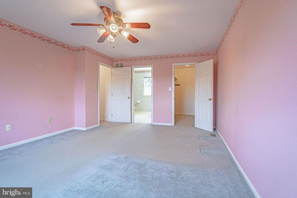 Image 29 of property listing at 40 ELK CT, Reading, PA 19606