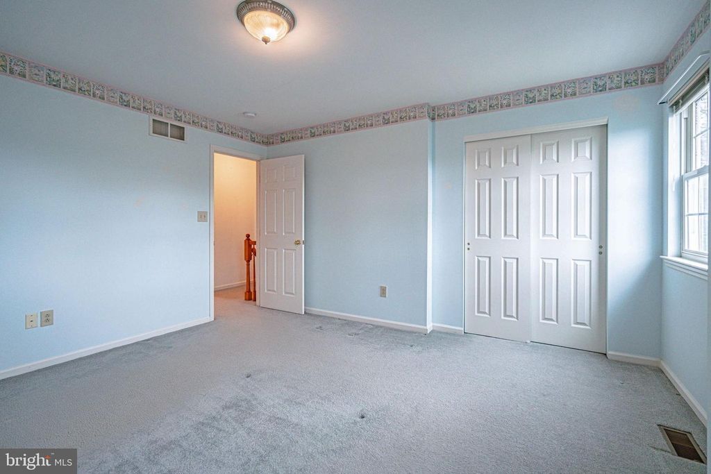 Image 33 of property listing at 40 ELK CT, Reading, PA 19606