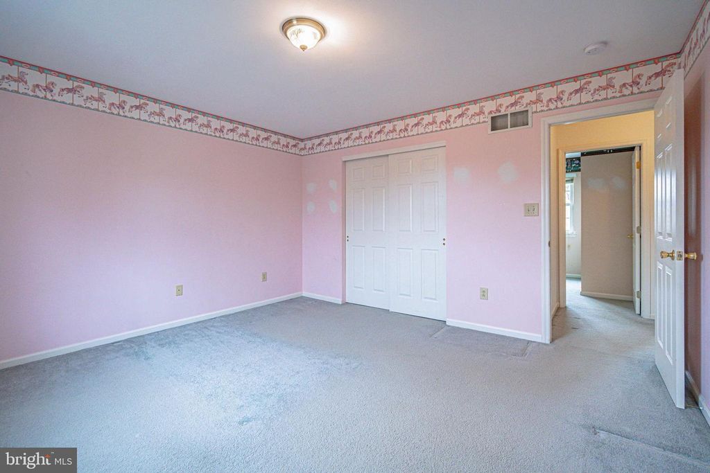 Image 37 of property listing at 40 ELK CT, Reading, PA 19606