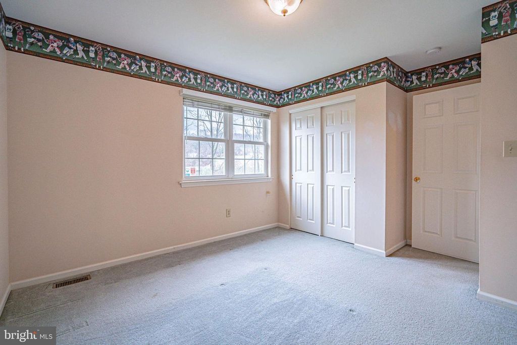 Image 39 of property listing at 40 ELK CT, Reading, PA 19606