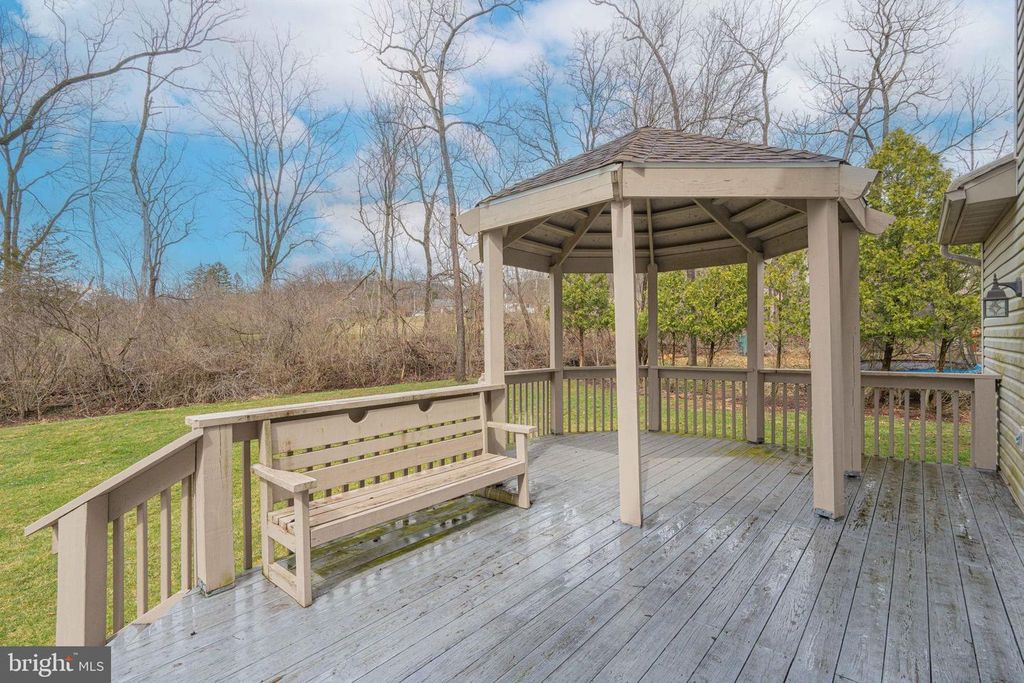 Image 41 of property listing at 40 ELK CT, Reading, PA 19606