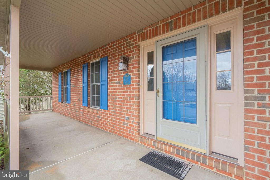 Image 8 of property listing at 40 ELK CT, Reading, PA 19606