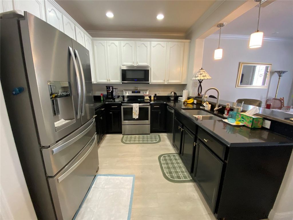 Image 4 of property listing at 5441 BALDWIN PARK STREET, Orlando, FL 32814