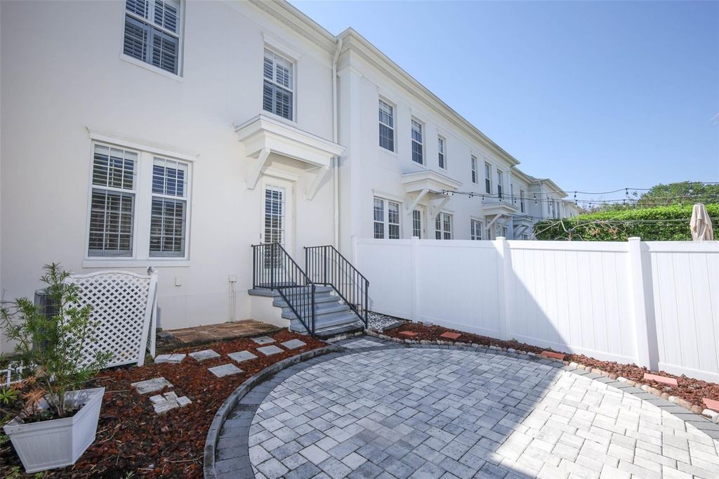 Image 40 of property listing at 5441 BALDWIN PARK STREET, Orlando, FL 32814