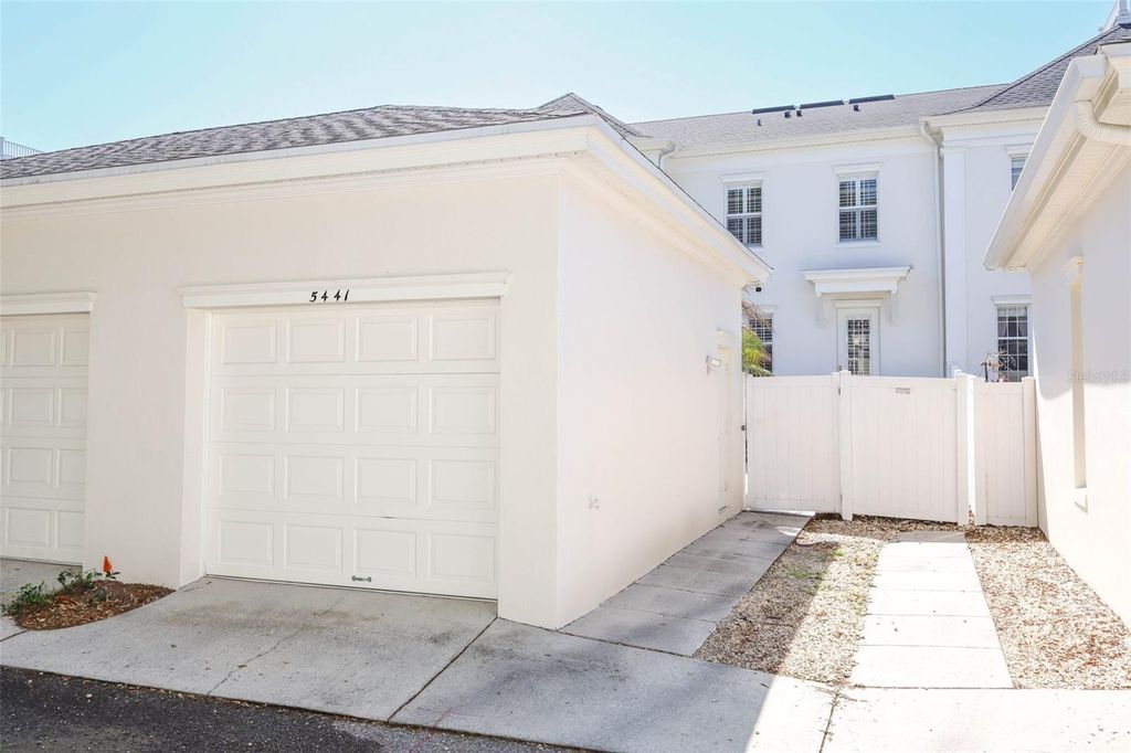 Image 44 of property listing at 5441 BALDWIN PARK STREET, Orlando, FL 32814