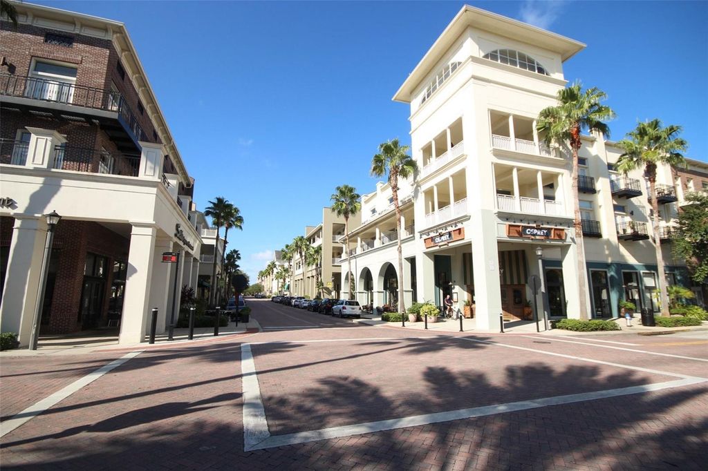 Image 56 of property listing at 5441 BALDWIN PARK STREET, Orlando, FL 32814
