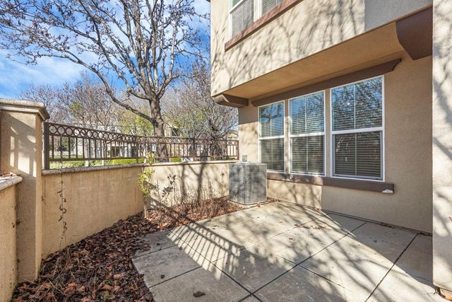 82 W Luna Loca Ln, Mountain House, CA 95391