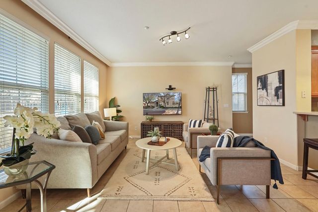 82 W Luna Loca Ln, Mountain House, CA 95391