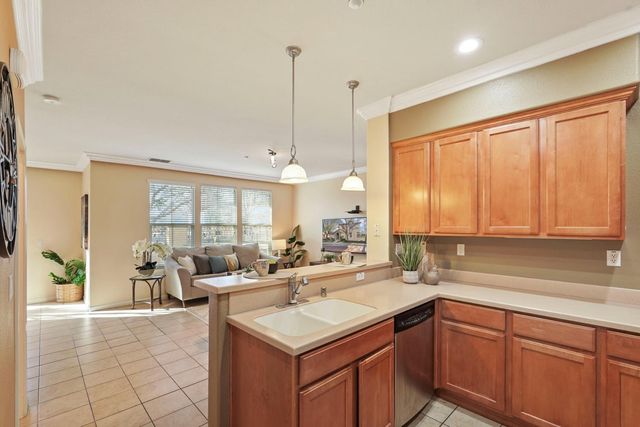 82 W Luna Loca Ln, Mountain House, CA 95391