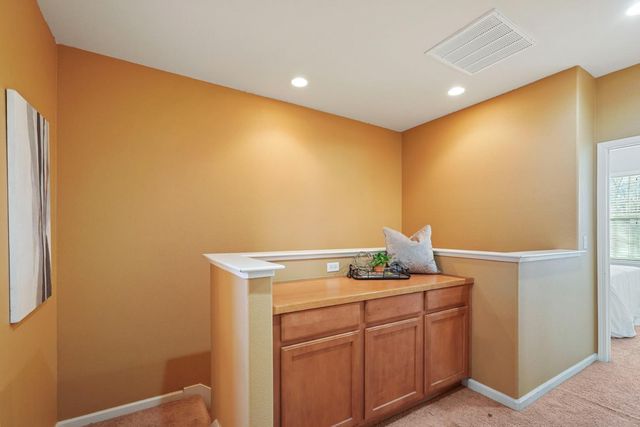 82 W Luna Loca Ln, Mountain House, CA 95391