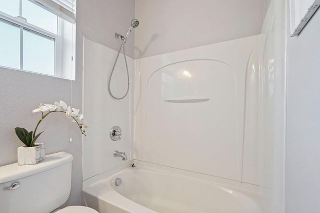 82 W Luna Loca Ln, Mountain House, CA 95391