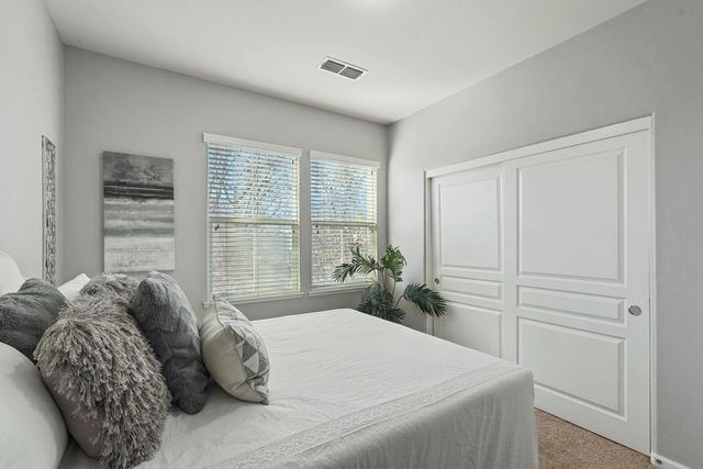 82 W Luna Loca Ln, Mountain House, CA 95391