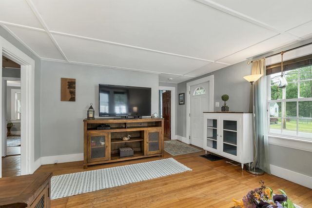 55 School Street, Salem, NH 03079