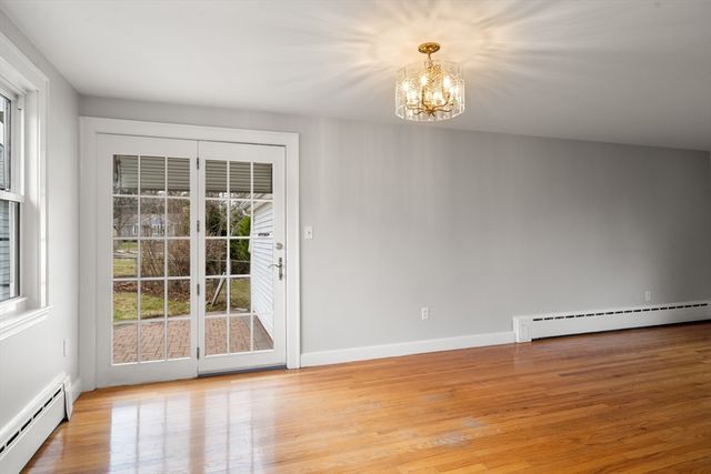 41 Country Ln, Westwood, MA 02090