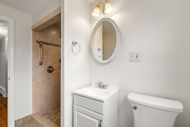 41 Country Ln, Westwood, MA 02090