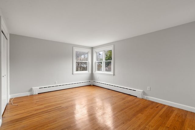 41 Country Ln, Westwood, MA 02090