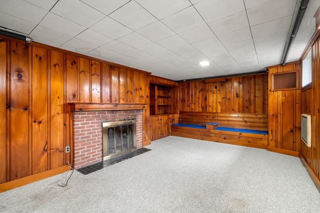 41 Country Ln, Westwood, MA 02090