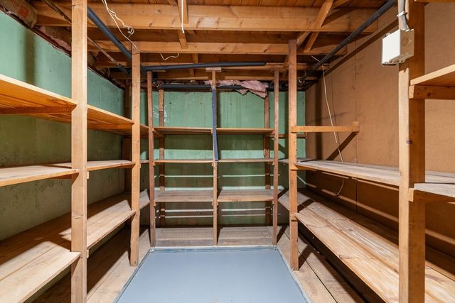 41 Country Ln, Westwood, MA 02090