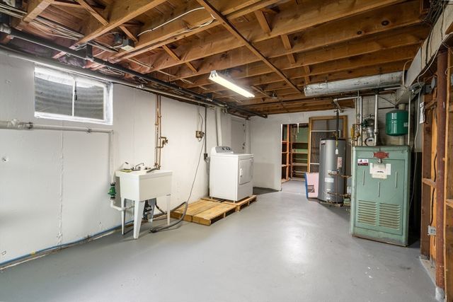 41 Country Ln, Westwood, MA 02090